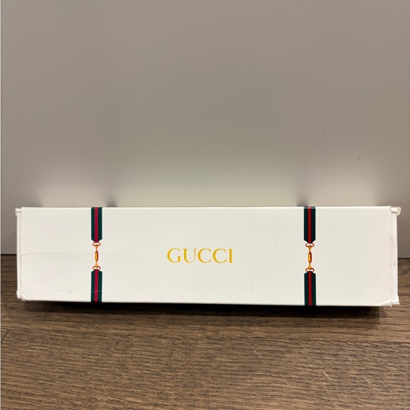 Gucci Two-Tone Silver and Gold Ladies’ Bracelet Watch - Picture 14 of 15